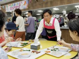 얼어붙은 겨울도 녹이는 따뜻함…마포구 효도밥상 기사 이미지