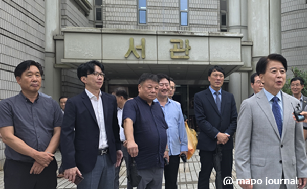 판결은 법정에서 끝났는데, 정치는 SNS에서 다시 시작됐다